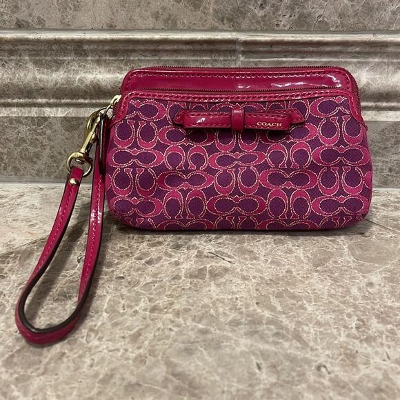 Coach Poppy Signature Bow Wristlet Fuchsia & Gold - Picture 3 of 17